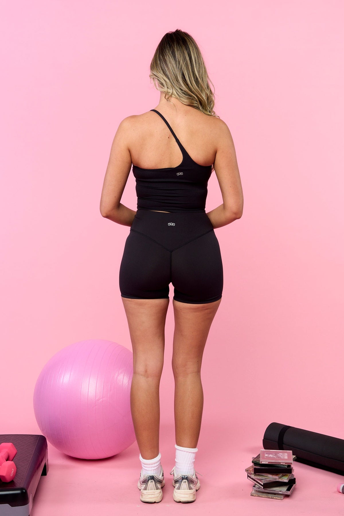 Ease Short