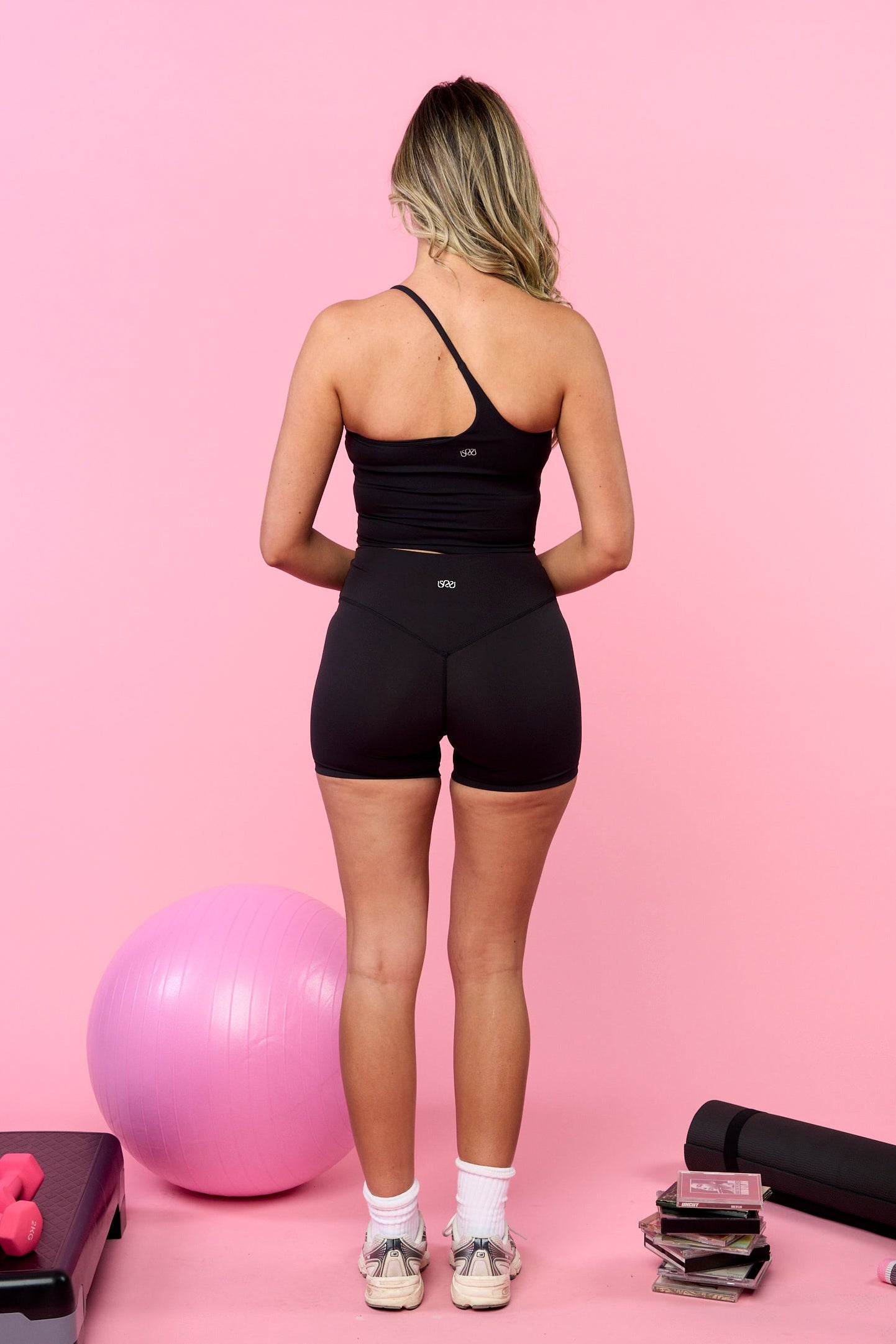 Ease Short
