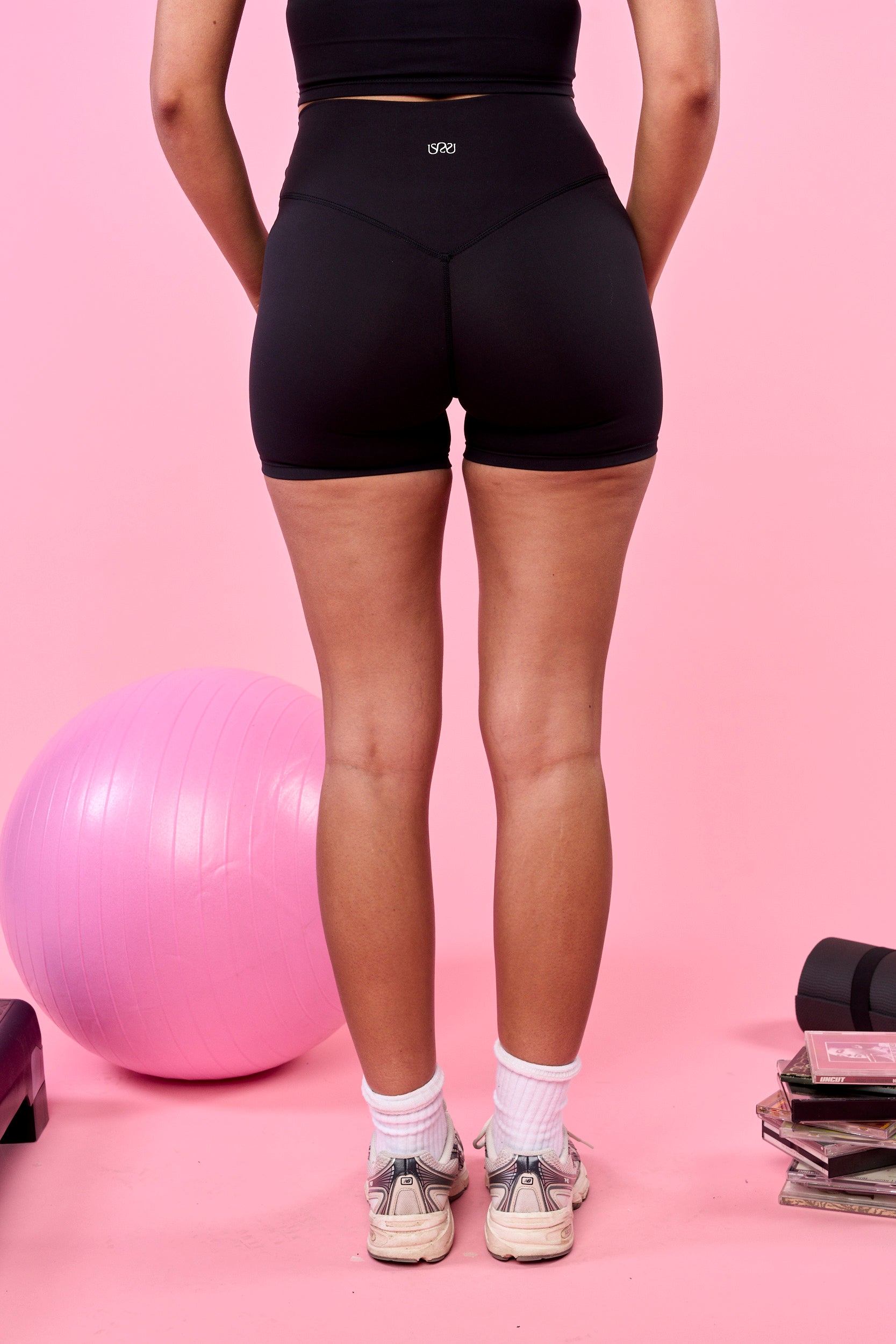 Ease Short